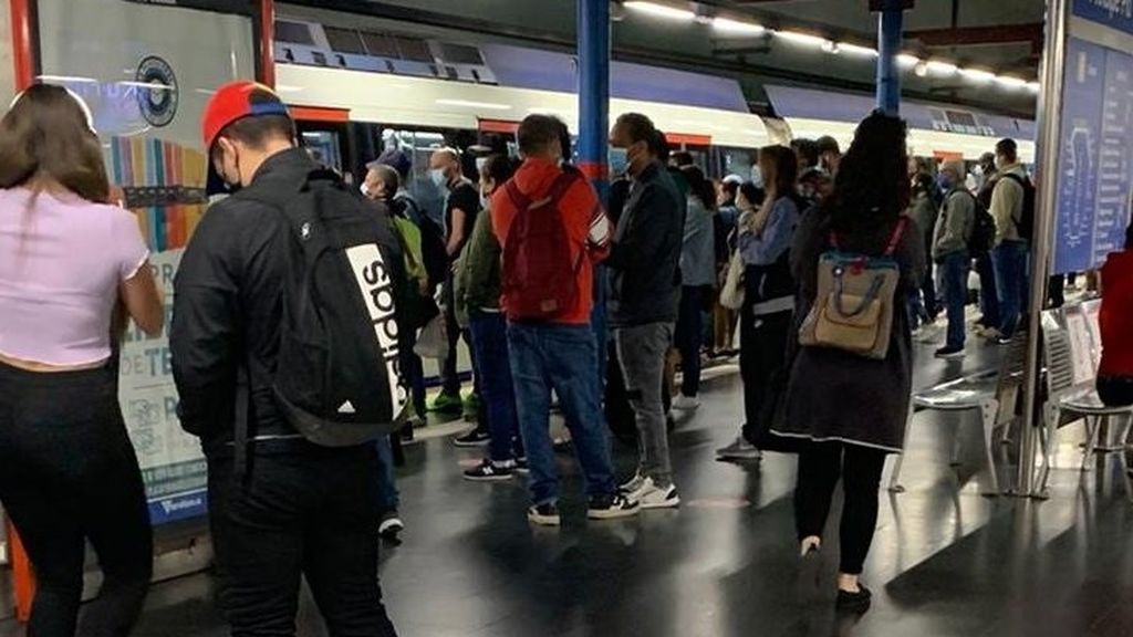 Madrid no consigue reducir la movilidad a pesar de las restricciones Madrid no consigue reducir la movilidad a pesar de las restricciones