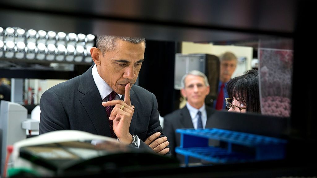 Anthony Fauci y Barack Obama