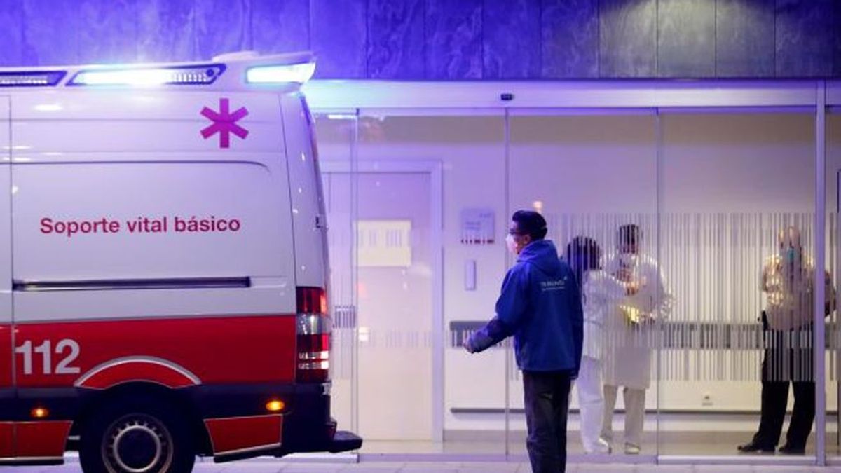 Investigan la muerte de una menor al caer desde una ambulancia en marcha en Asturias