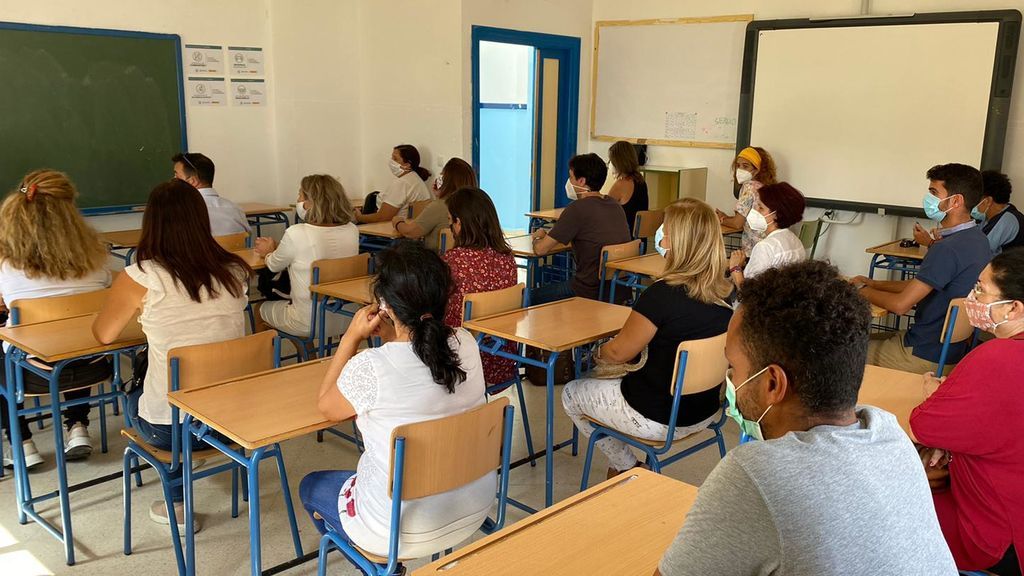 Padres en pupitres en un IES de Huelva
