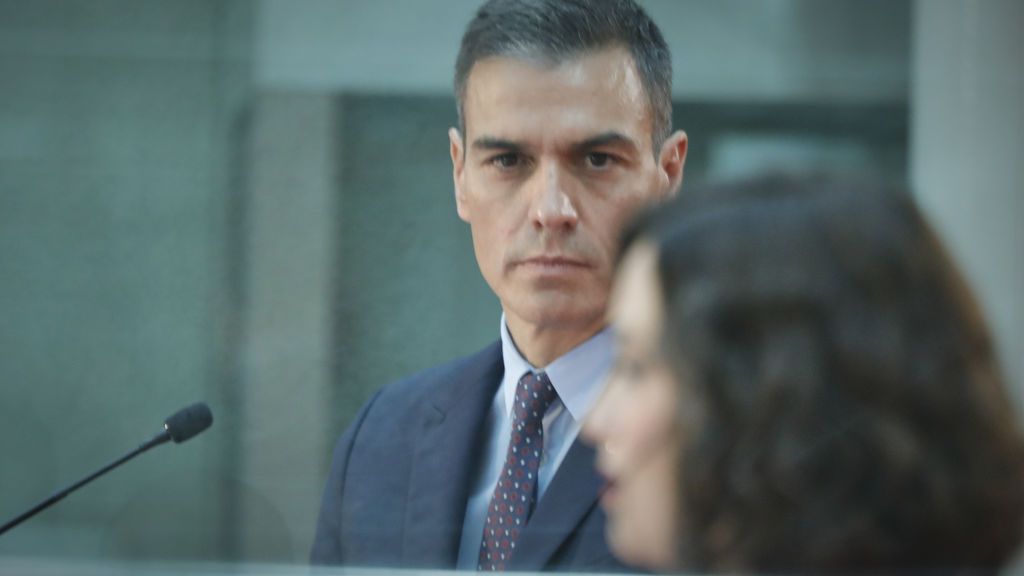 Los médicos, "atónitos" por la discrepancia entre Madrid y el Gobierno, piden un mando único en salud pública Los médicos, "atónitos" por la discrepancia entre Madrid y el Gobierno, piden un mando único en salud pública