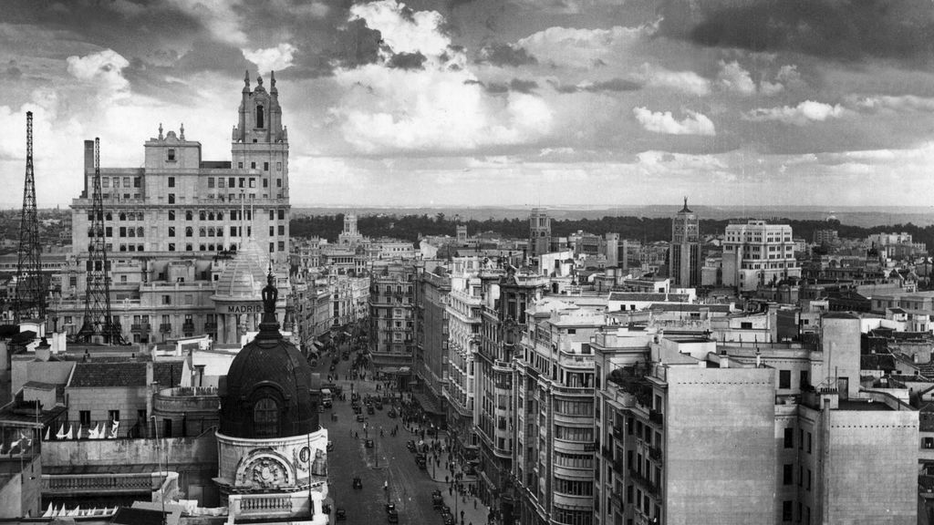 Fernando Castillo, escritor: “El aborrecimiento de Madrid viene desde la Restauración en el XIX” Fernando Castillo, escritor: “El aborrecimiento de Madrid viene desde la Restauración en el XIX”