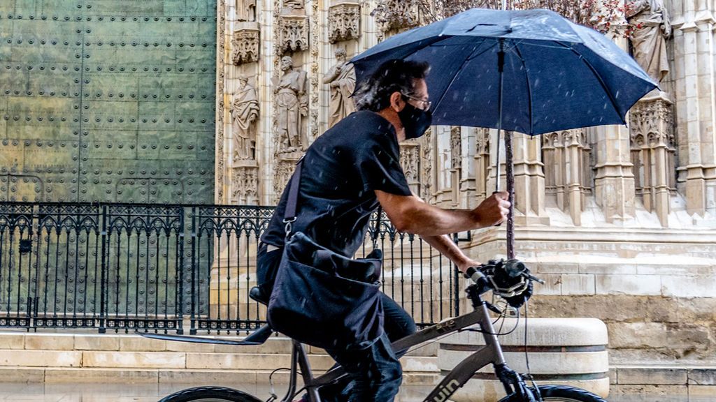 Mascarilla en días de lluvia: si se moja, debes cambiarla cuanto antes