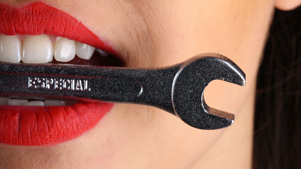 El reto peligroso de Tik Tok de limarse los dientes El reto peligroso de Tik Tok de limarse los dientes