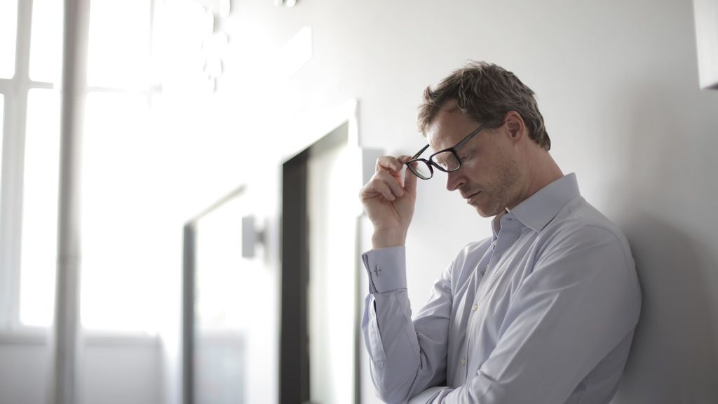 Del fortísimo dolor de cabeza a pérdidas de visión: los síntomas para identificar un ictus