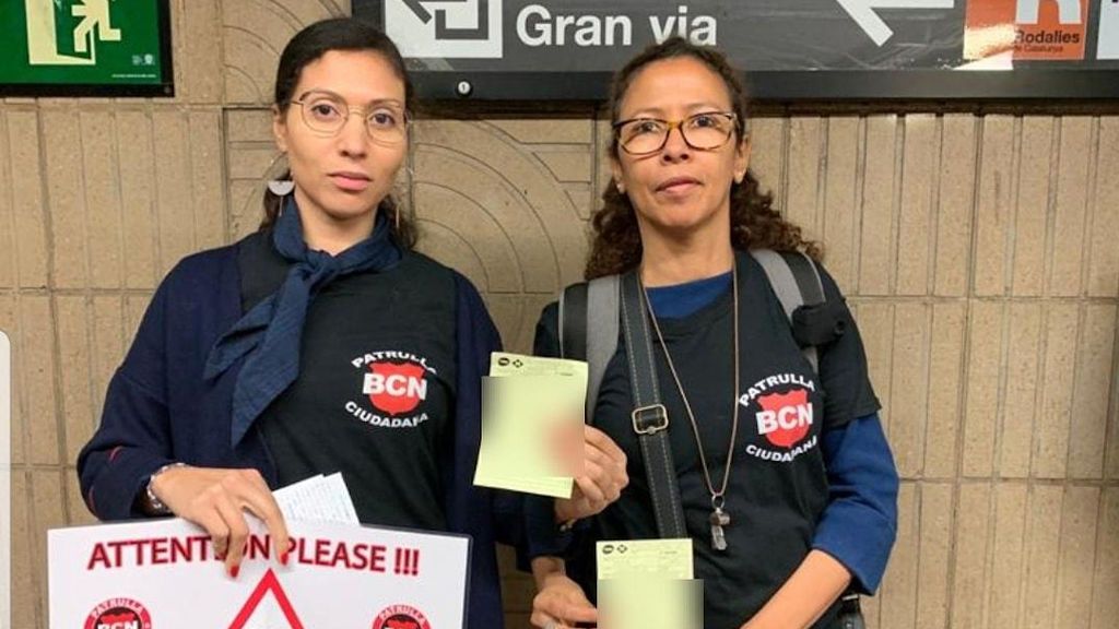 La patrulla 'anti-carterista' de Barcelona se adapta al coronavirus: hay más robos en el autobús y en la calle La patrulla 'anti-carterista' de Barcelona se adapta al coronavirus: hay más robos en el autobús y en la calle
