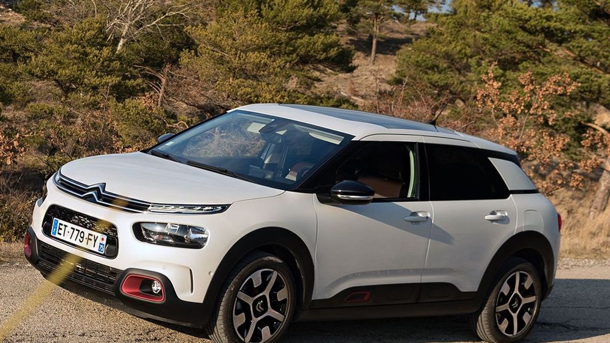 Citroën C4 Cactus, por 16.290 € sin financiar, su asequible “adiós con el corazón” Citroën C4 Cactus, por 16.290 € sin financiar, su asequible “adiós con el corazón”