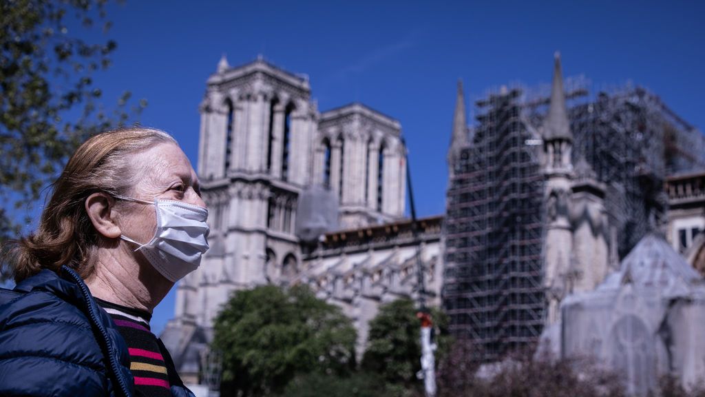 Dos premios Nobel de Economía piden endurecer las restricciones por el coronavirus en Francia