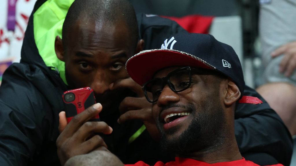 LeBron James desvela el WhatsApp que le envió Kobe cuando firmó por los Lakers: “Bienvenido, hermano”