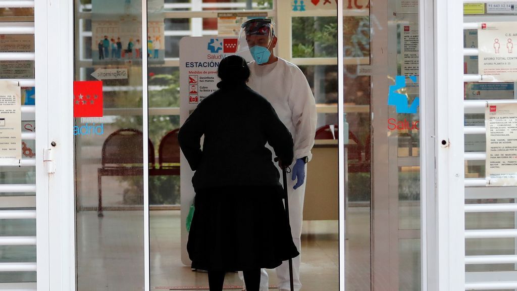 Madrid anota 14.963 contagios y 131 muertos en el fin de semana, el peor de la segunda ola Madrid anota 14.963 contagios y 131 muertos en el fin de semana, el peor de la segunda ola