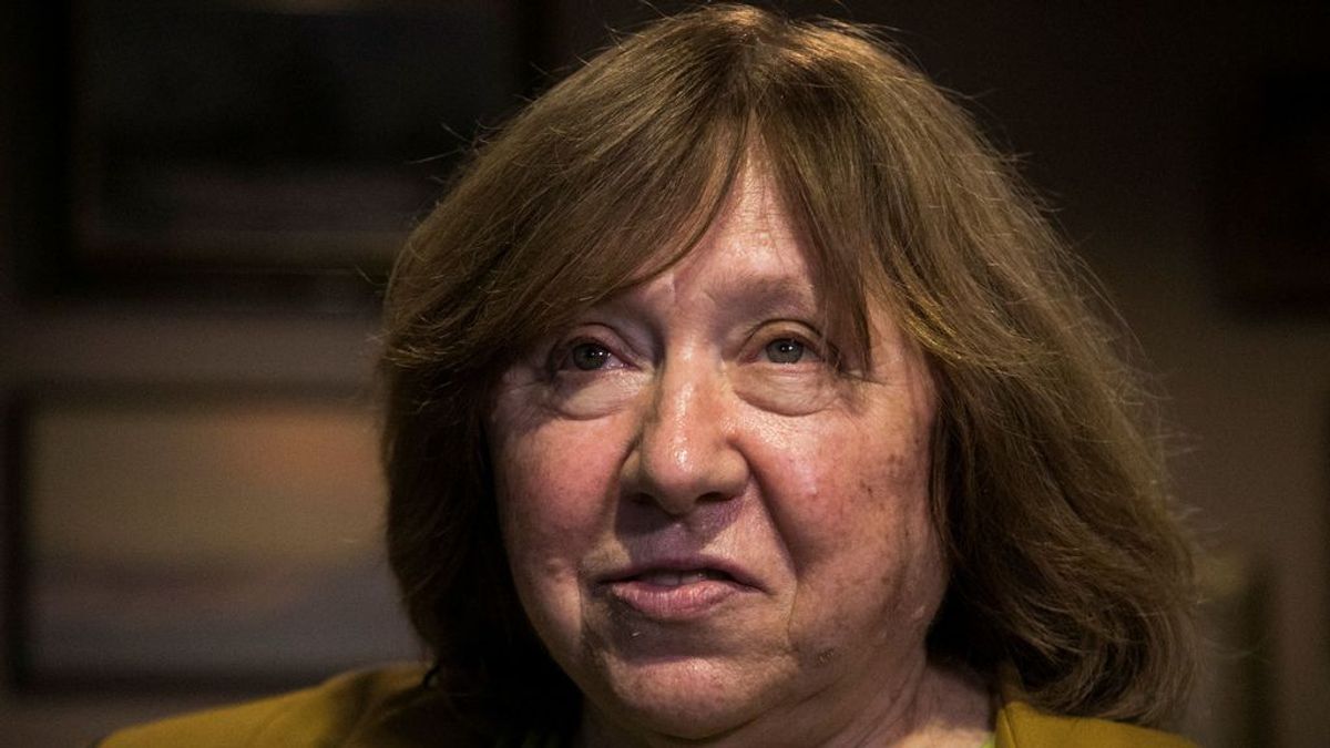 La Nobel Svetlana Aleksiévich abandona Bielorrusia La Nobel Svetlana Aleksiévich abandona Bielorrusia