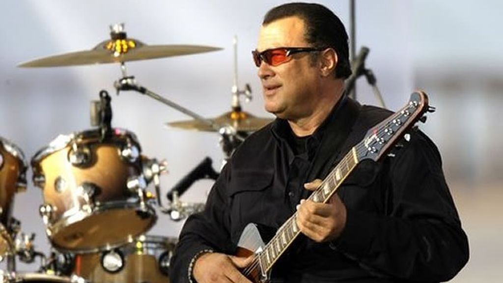 Del 'blues' de Steven Seagal al 'hit' comercial de Vin Diesel: actores que apostaron por la música en su madurez