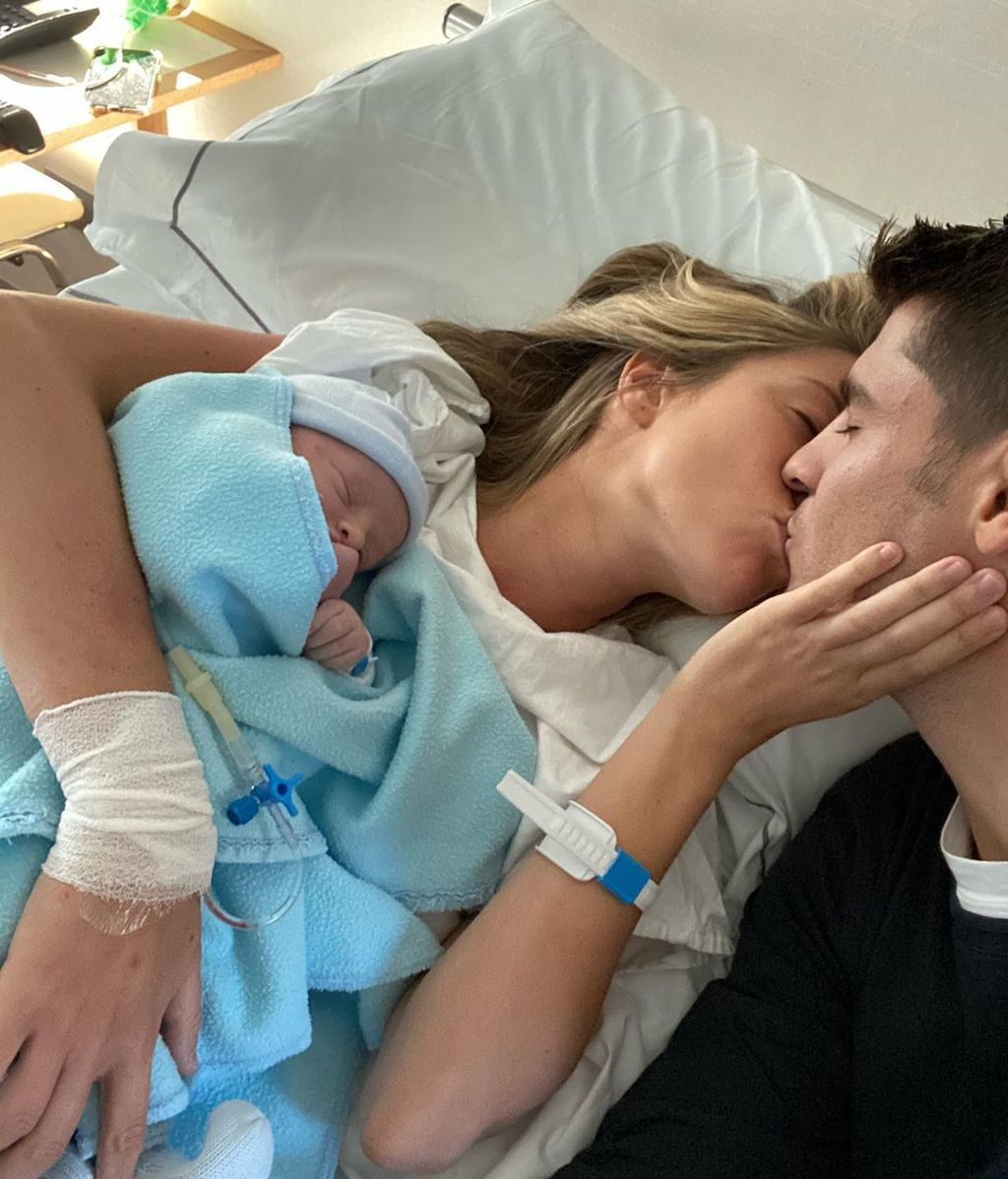 Alice Campello y Álvaro Morata junto a Edoardo, su tercer hijo