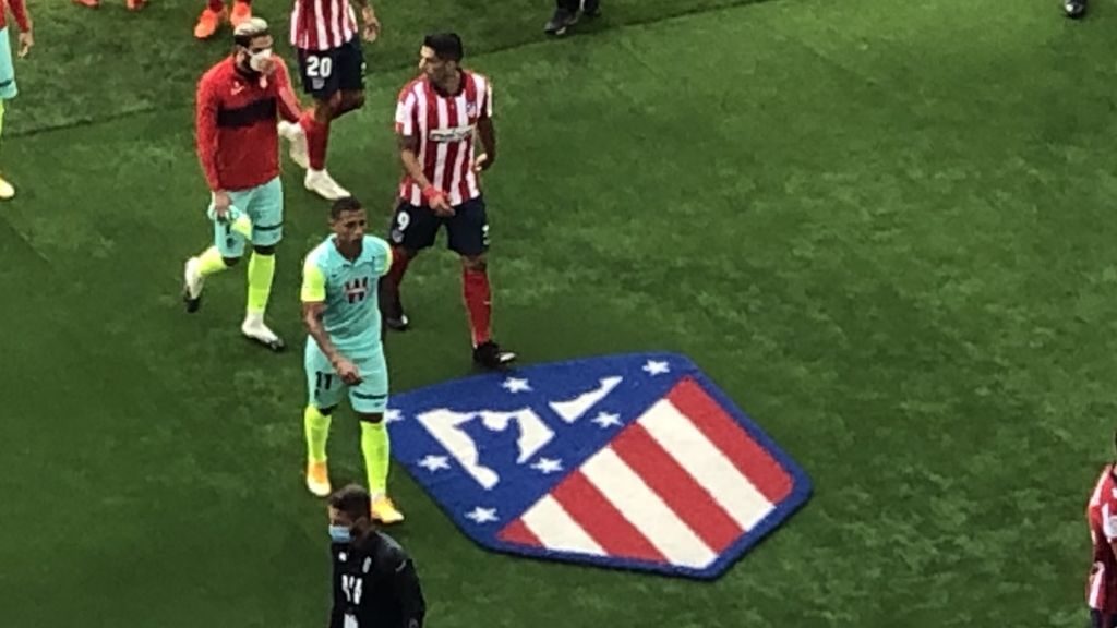 Luis Suárez ya sabe que no se pisa el escudo del Atlético: Vitolo le advirtió al debutar en el Metropolitano