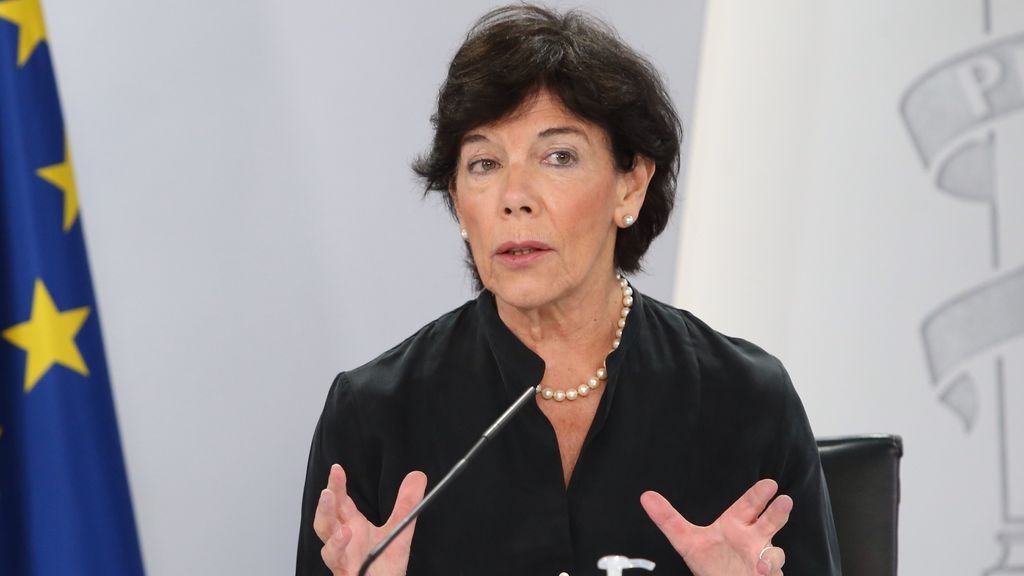 Educación permite a las CCAA que un alumno pueda pasar de curso sin límite de suspensos Educación permite a las CCAA que un alumno pueda pasar de curso sin límite de suspensos