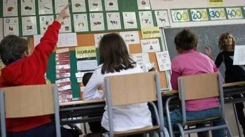 España es uno de los países donde menos se fomenta y usa las tecnologías en la enseñanza, según el informe PISA España es uno de los países donde menos se fomenta y usa las tecnologías en la enseñanza, según el informe PISA