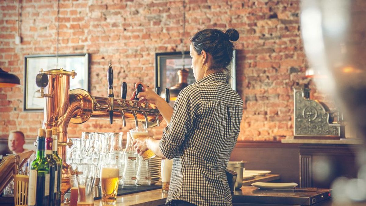 "La mascarilla no te va a salvar. El coronavirus no existe", la respuesta de un bar de Málaga a las quejas de una clienta "La mascarilla no te va a salvar. El coronavirus no existe", la respuesta de un bar de Málaga a las quejas de una clienta