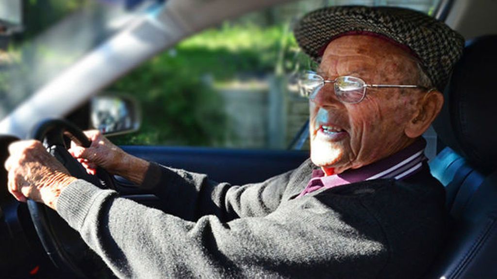 Una "L" en el coche para los mayores de 70 años: la propuesta de la Fiscalía de Salamanca Una "L" en el coche para los mayores de 70 años: la propuesta de la Fiscalía de Salamanca
