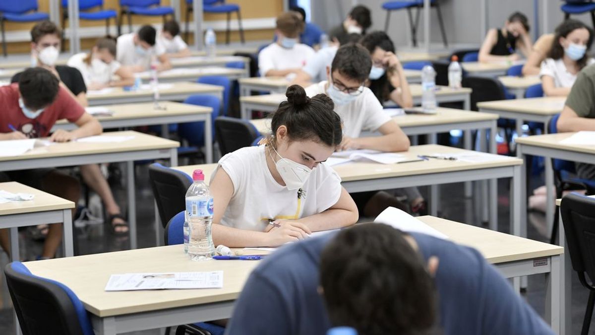 Las tasas universitarias bajan en 5 comunidades pero Cataluña y Madrid siguen siendo las más caras Las tasas universitarias bajan en 5 comunidades pero Cataluña y Madrid siguen siendo las más caras