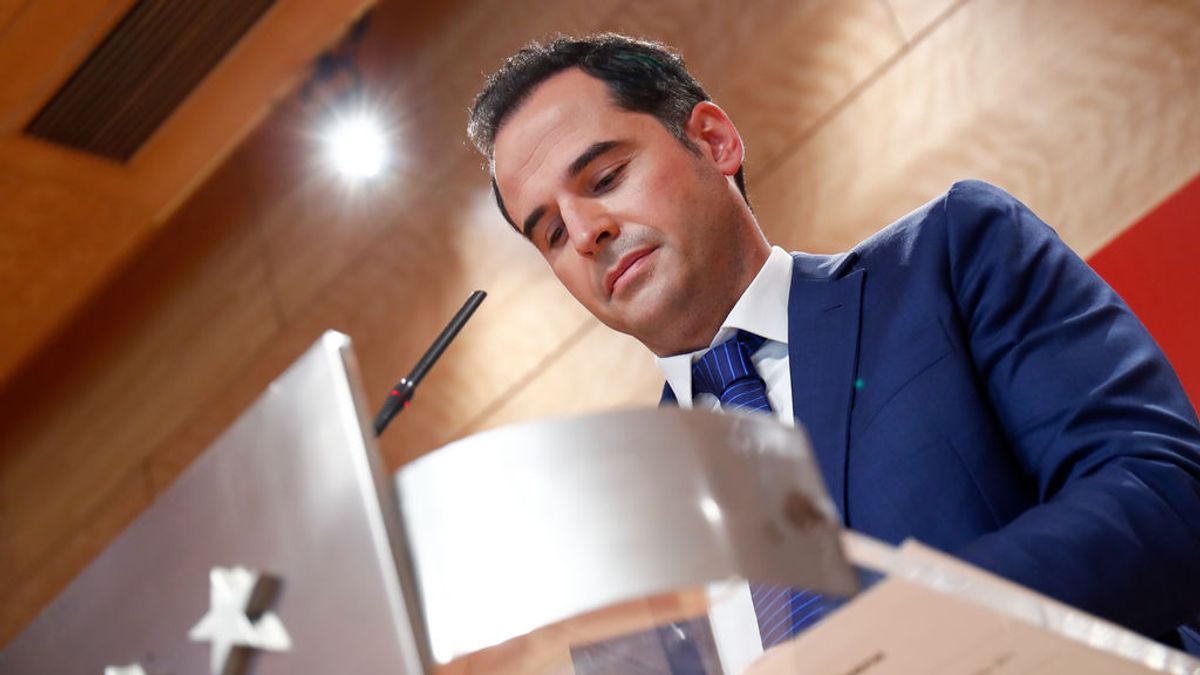 Madrid reclama la iniciativa: ignora el documento de Sanidad y evita fijar un plazo para las nuevas medidas Madrid reclama la iniciativa: ignora el documento de Sanidad y evita fijar un plazo para las nuevas medidas