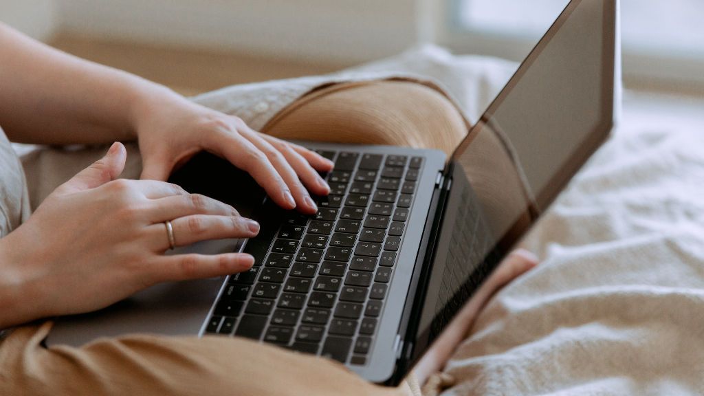 “La incertidumbre y la soledad del teletrabajo me tienen desmotivado”: consejos para cuidar la salud mental este nuevo curso