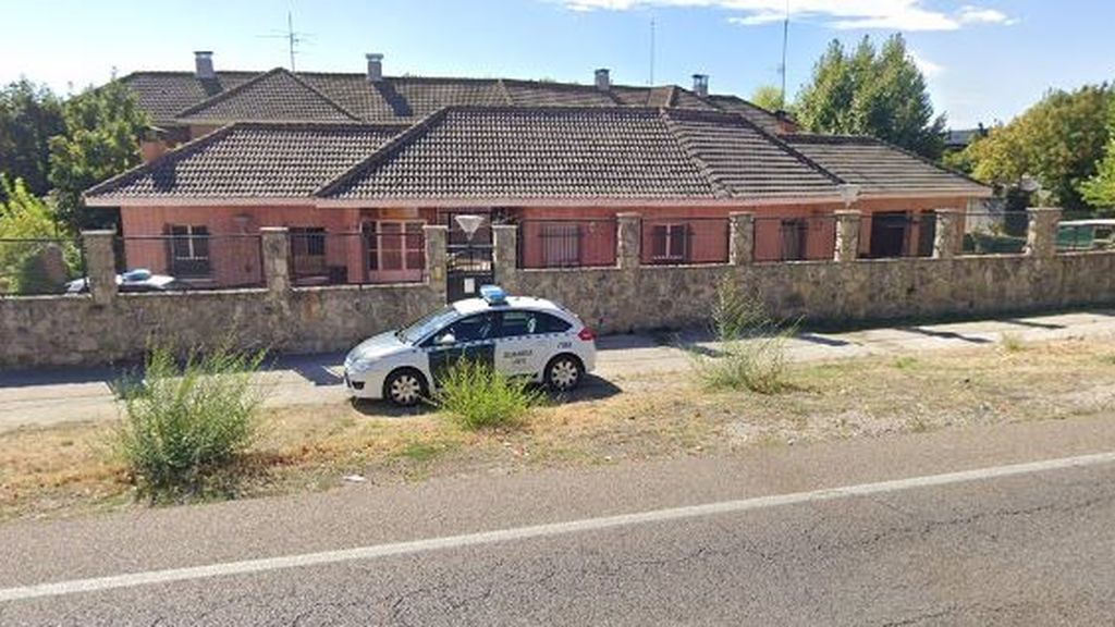 Un hombre muere en un hospital de Madrid tras recibir un disparo de un guardia civil al que atacó con dos cuchillos Un hombre muere en un hospital de Madrid tras recibir un disparo de un guardia civil al que atacó con dos cuchillos