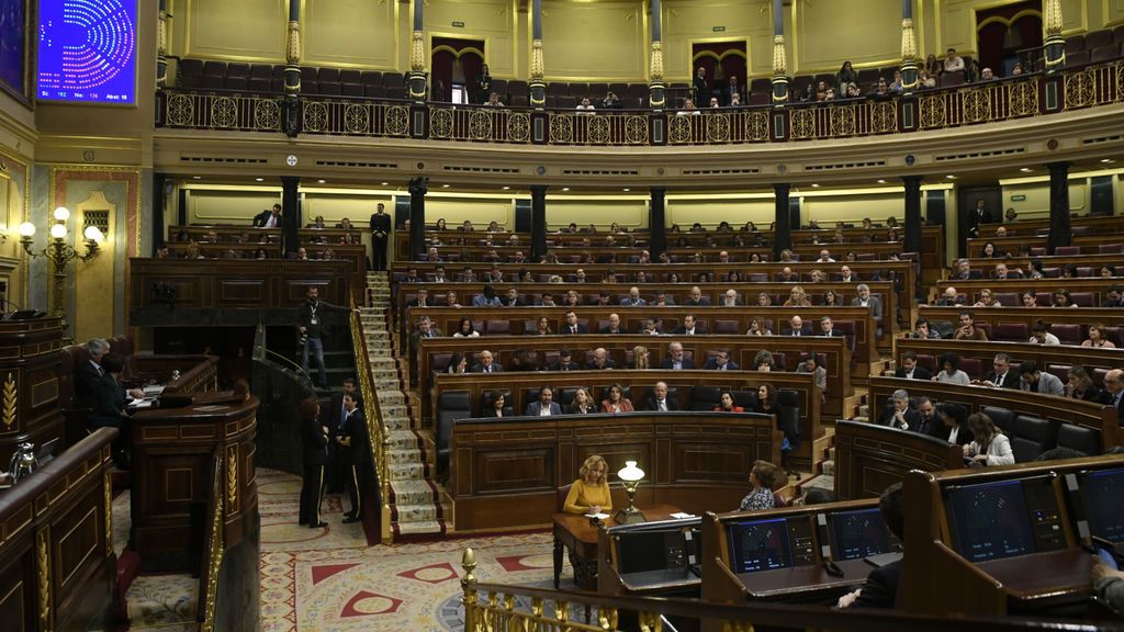 Batalla de gallos en el Congreso: "Un poco de pasta basta para ser de la casta"