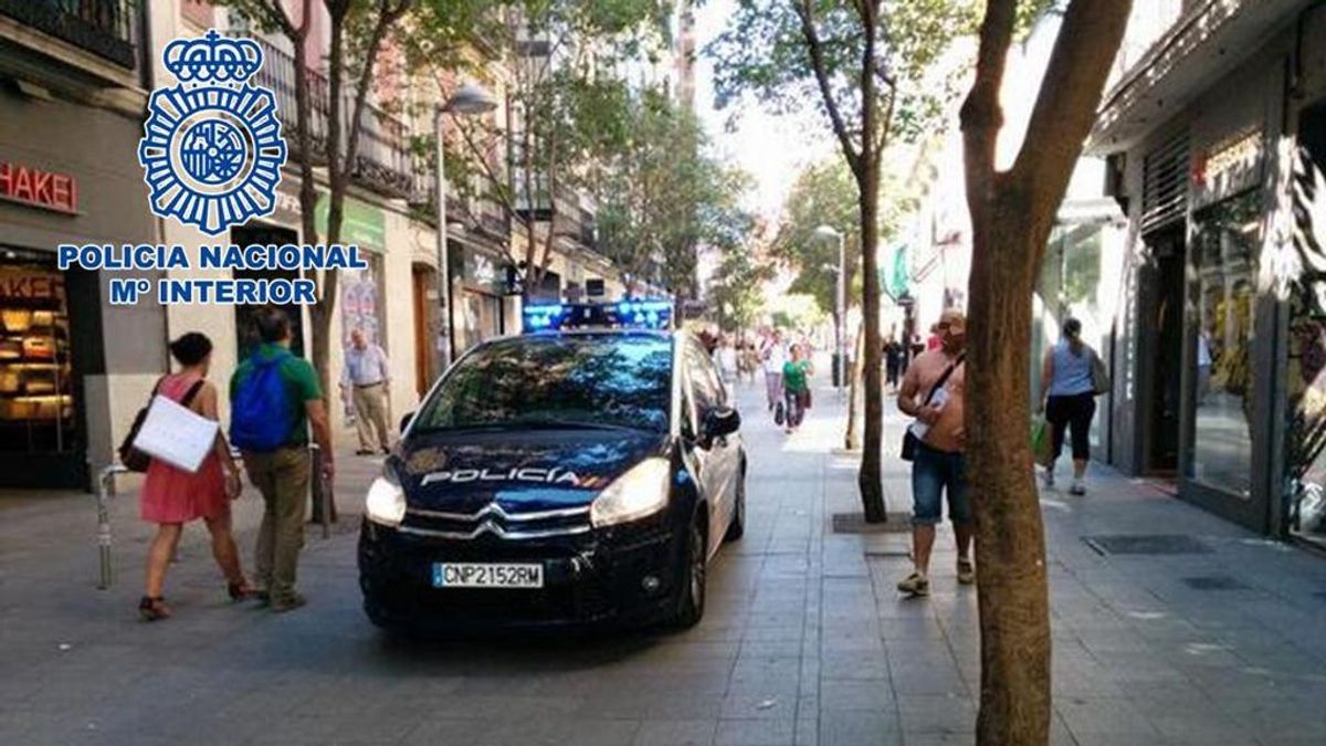 Cruzada policial nunca vista en Granada contra las fiestas y botellones en pisos de estudiantes Cruzada policial nunca vista en Granada contra las fiestas y botellones en pisos de estudiantes