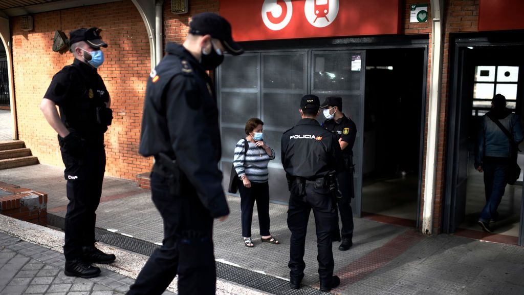 La Policía ya puede acceder a los datos de Salud Pública para controlar las cuarentenas en Madrid La Policía ya puede acceder a los datos de Salud Pública para controlar las cuarentenas en Madrid