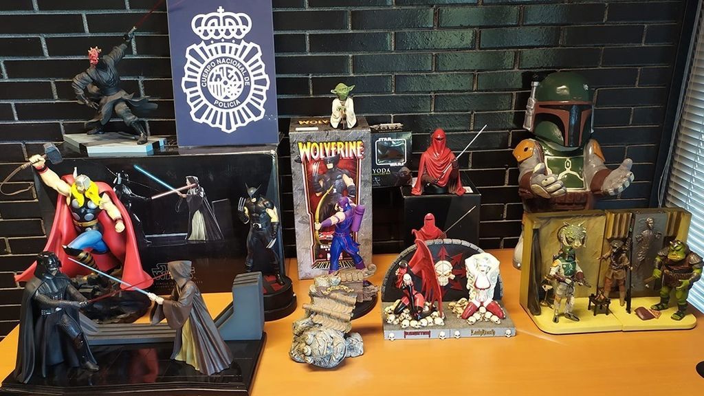 Dos detenidos por robar material de coleccionista de cómics y cine valorado en 600.000 euros en Madrid Dos detenidos por robar material de coleccionista de cómics y cine valorado en 600.000 euros en Madrid