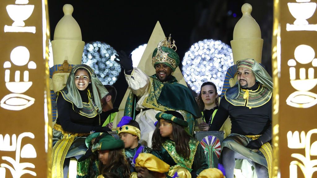 EuropaPress_2574804_rey_baltasar_cabalgata_reyes_magos_2020_granada_05_enero_2020