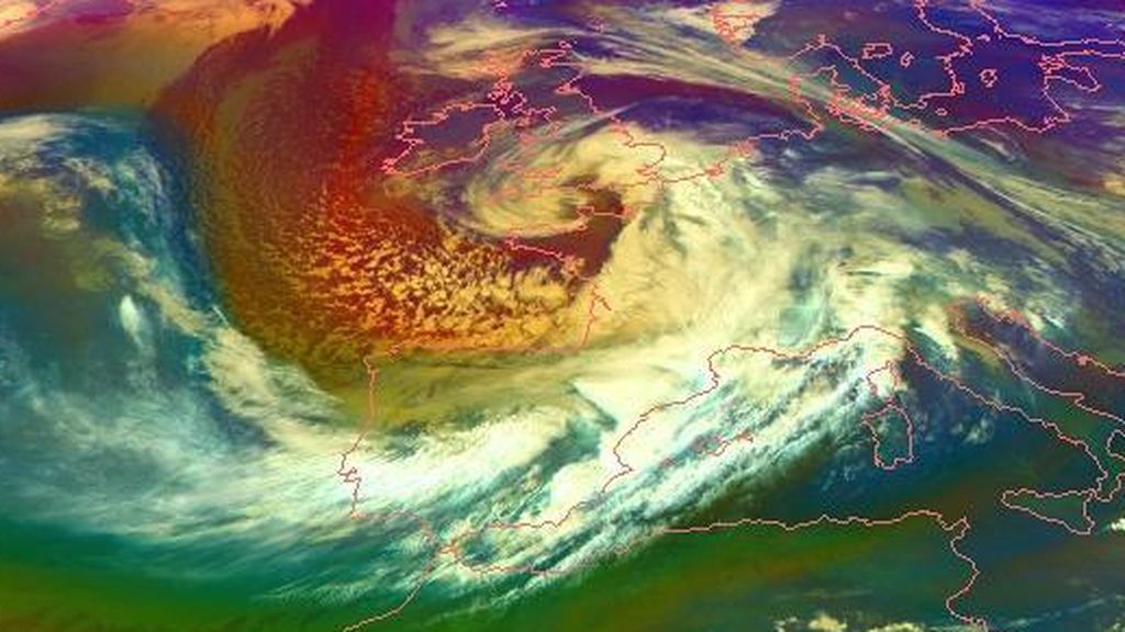 'Álex' pone en alerta a casi todo el país por lluvias, vientos y frío 'Álex' pone en alerta a casi todo el país por lluvias, vientos y frío