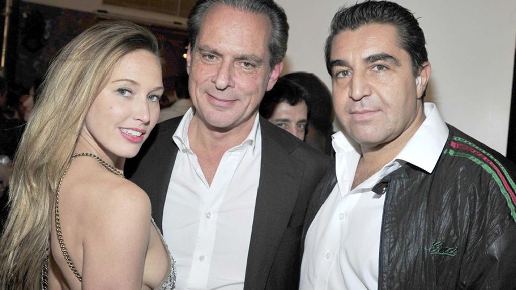Paolo Zampolli (derecha), en una de sus fiestas