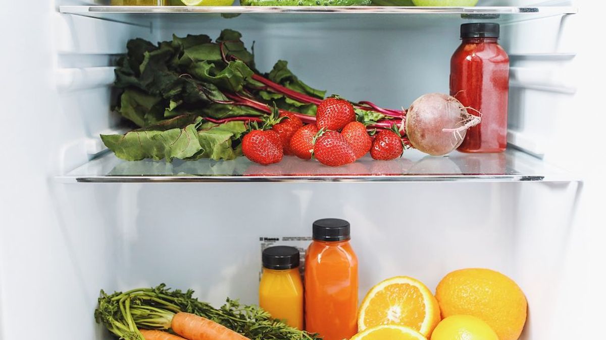Isabel Gómez y Chloé Sucrée nos explican cómo guardar los alimentos en la nevera.