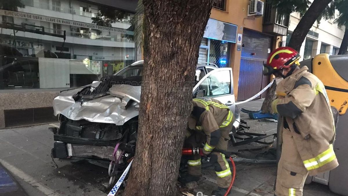 Conduce por la acera de una avenida de Sevilla duplicando la tasa máxima de alcoholemia Conduce por la acera de una avenida de Sevilla duplicando la tasa máxima de alcoholemia