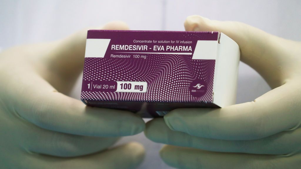 Trump empieza su tratamiento con remdesivir frente al coronavirus y no necesita suministro de oxígeno Trump empieza su tratamiento con remdesivir frente al coronavirus y no necesita suministro de oxígeno