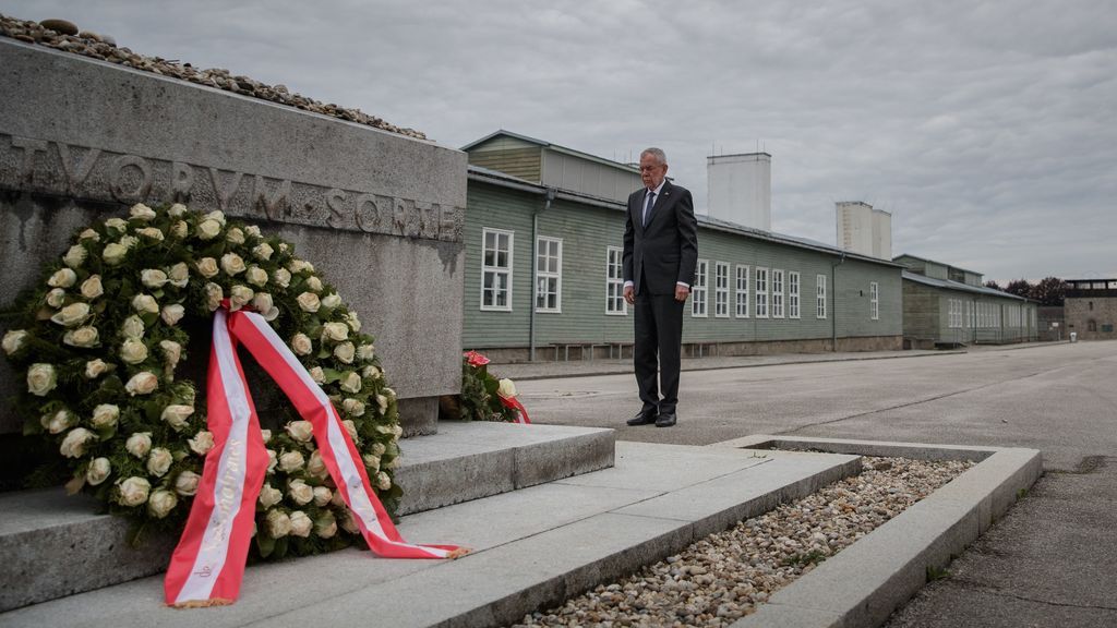 Pedro Sánchez y Pablo Iglesias lamentan la muerte del último español del campo nazi de Mauthausen Pedro Sánchez y Pablo Iglesias lamentan la muerte del último español del campo nazi de Mauthausen