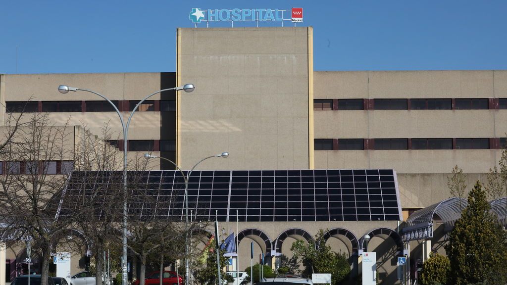 Tres hospitales de Madrid cierran plantas y unidades de covid-19 ante la disminución de pacientes Tres hospitales de Madrid cierran plantas y unidades de covid-19 ante la disminución de pacientes