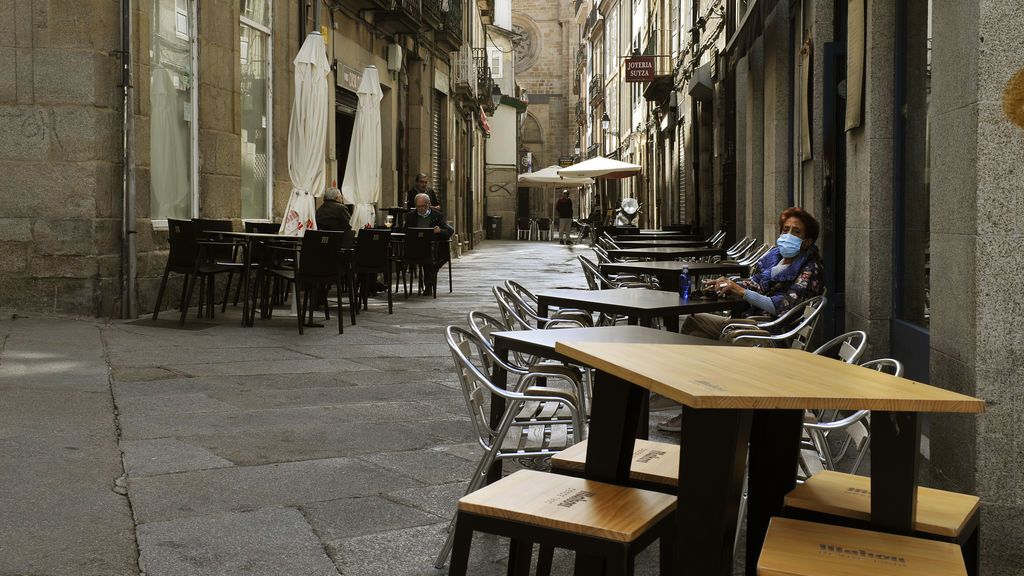Galicia alcanza un récord de fallecidos, mientras suben los casos impulsados por Ourense Galicia alcanza un récord de fallecidos, mientras suben los casos impulsados por Ourense