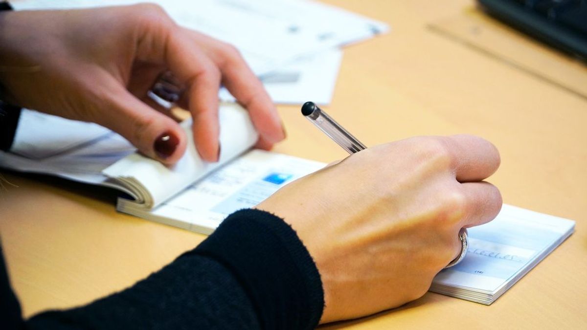 El cheque y el pagaré se diferencian en cuatro aspectos principales. El cheque y el pagaré se diferencian en cuatro aspectos principales.