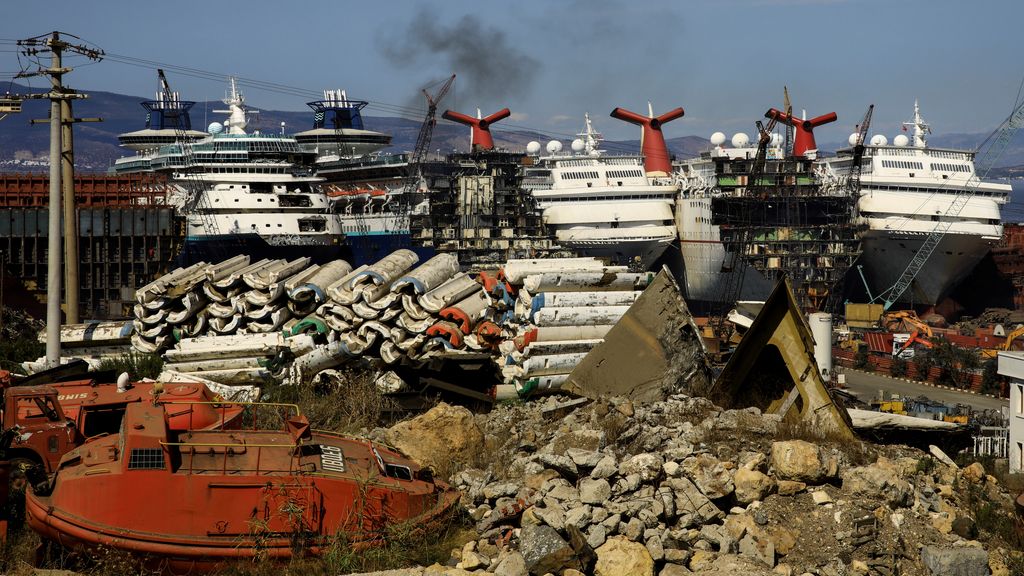 Cruceros de lujo desmantelados por la crisis en el sector originada por la pandemia del coronavirus