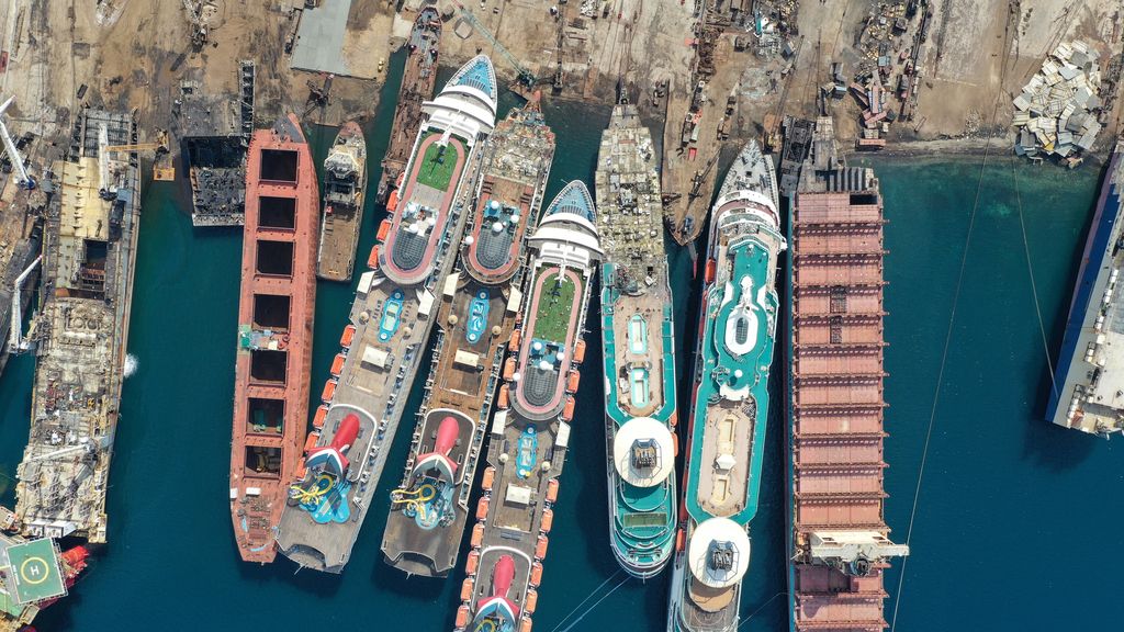 Cruceros de lujo desmantelados por la crisis en el sector originada por la pandemia del coronavirus