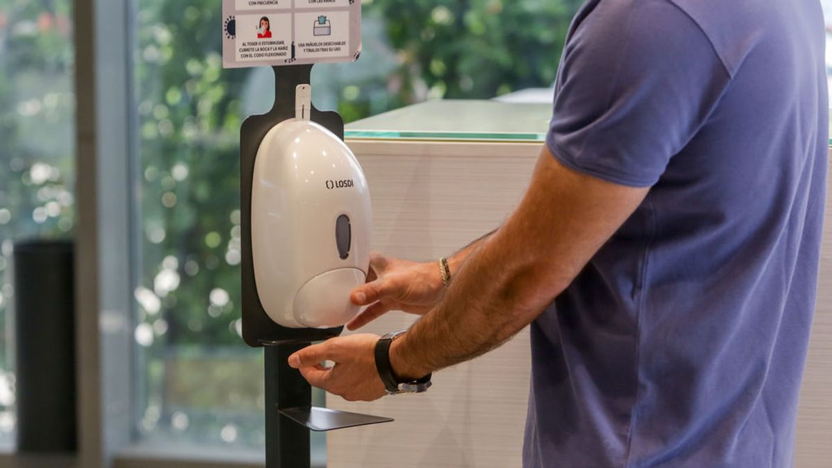 Los geles hidroalcohólicos, sin perfume y no más de diez veces al día: el consejo de los dermatólogos Los geles hidroalcohólicos, sin perfume y no más de diez veces al día: el consejo de los dermatólogos
