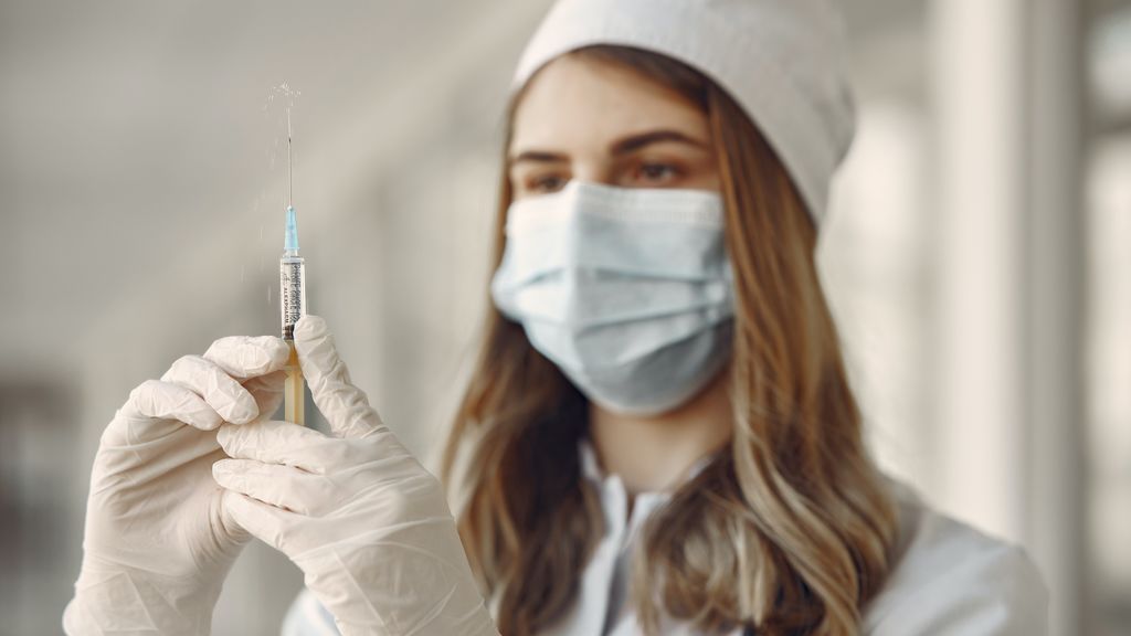 La vacunación es la forma más efectiva de control y prevención de enfermedades. La vacunación es la forma más efectiva de control y prevención de enfermedades.