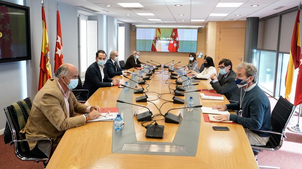 "Avances y buena sintonía" en la primera reunión del Gobierno central y el madrileño tras el cierre de la capital "Avances y buena sintonía" en la primera reunión del Gobierno central y el madrileño tras el cierre de la capital