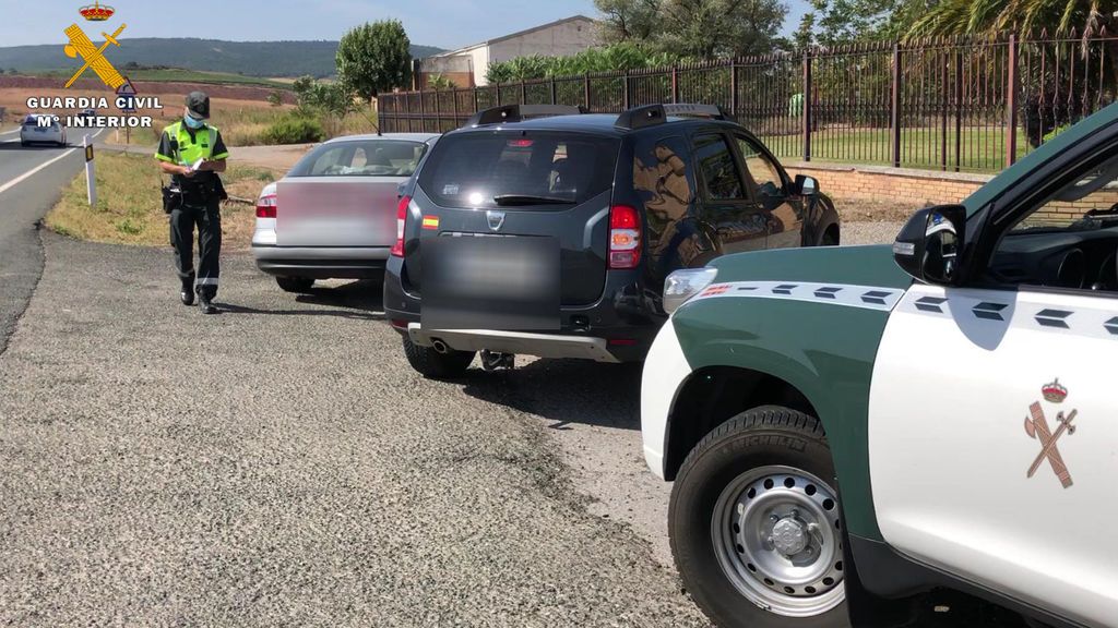 Agentes de la Guardía Civil durante el control de velocidad donde se producen los hechos.