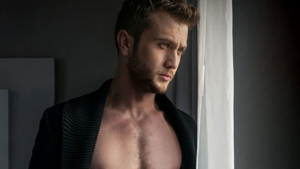 Aras Bulut İynemli proviene de una familia de artistas