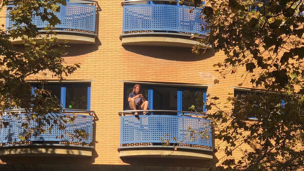 La policía entra en la Galileo Galilei en busca de los La Policía trata de identificar a los organizadores de las