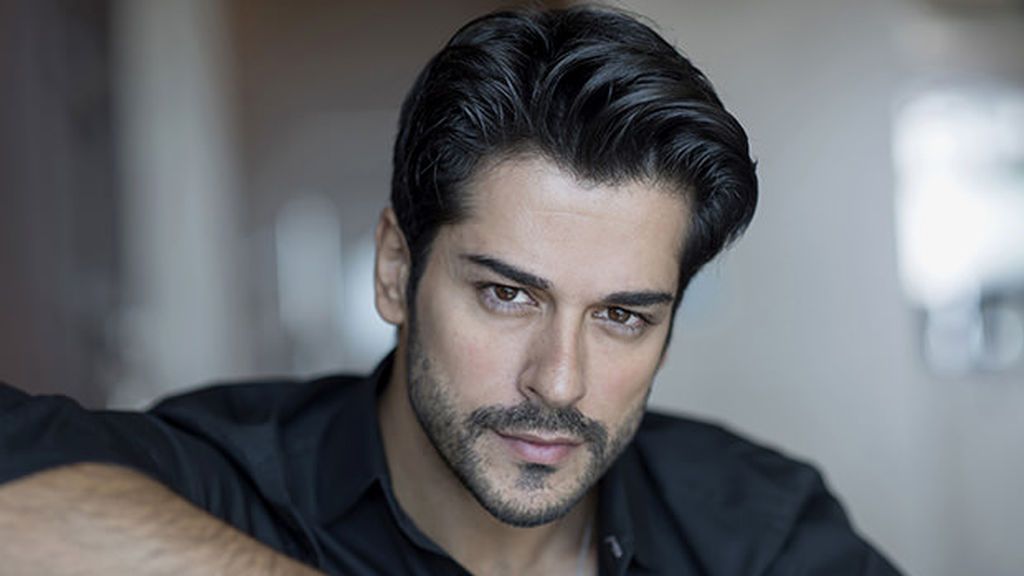 Burak Özçivit, protagonista de 'Kara Sevda', la serie que ha sido emitida en 74 países