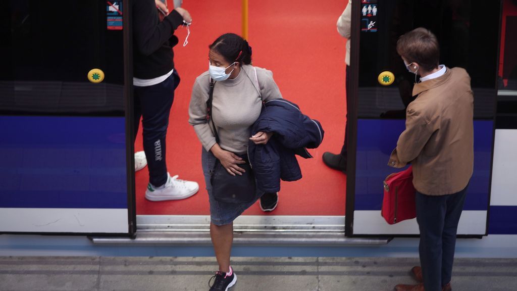 Madrid triplica los casos de coronavirus hasta los 2.645 y aumenta a 45 muertos Madrid triplica los casos de coronavirus hasta los 2.645 y aumenta a 45 muertos
